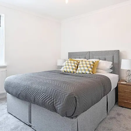 3-Bed In Mumbles With Free Parking & Sea Views Apartment Exterior photo