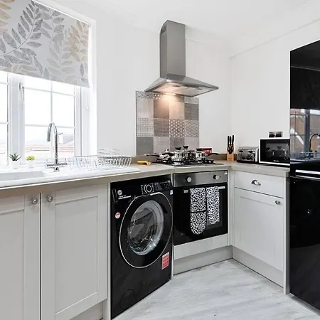 3-Bed In Mumbles With Free Parking & Sea Views Apartment Exterior photo